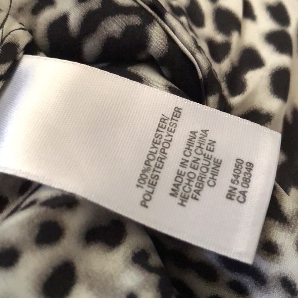 AK Anne Klein Leopard Cheetah Print Sleeveless Ruffled Top - Picture 8 of 8